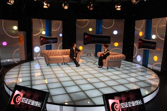 銀通公司王總央視網(wǎng)企業(yè)頻道《見(jiàn)證企業(yè)成長(cháng)》高端訪(fǎng)談劇照